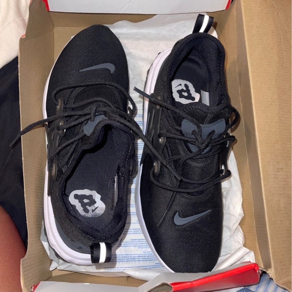 Only worn two to three times. I no longer we have the box